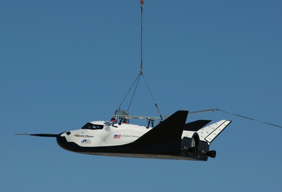 Dream Chaser captive carry test