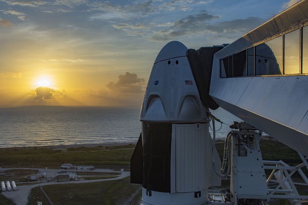 Dragon at LC-39A