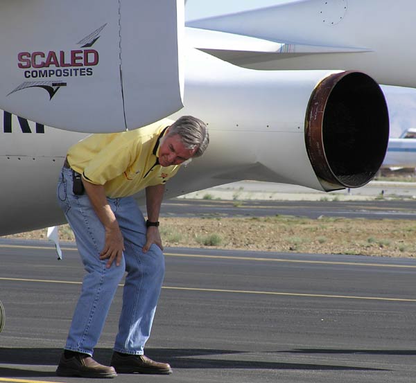 Rutan inspects SS1 dent